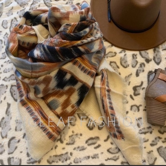 Native Print Boho Cardigan Scarf 🧣 - Picture 2 of 8